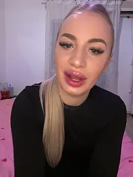 RuxyCatrina's cam snapshot