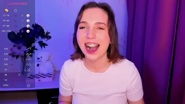 KindHazelHere_'s cam snapshot