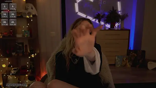 ManiFreyja's cam snapshot