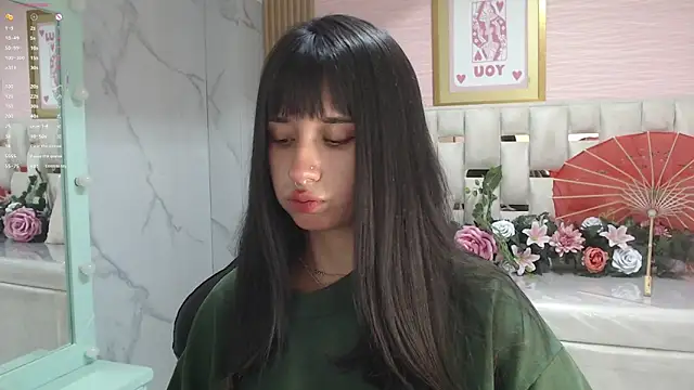 allyssa_bellini_s's cam snapshot