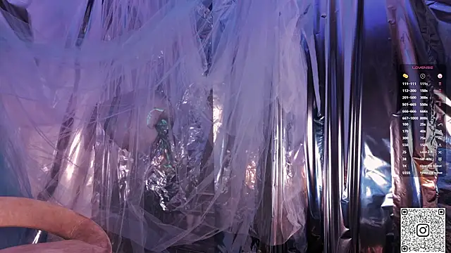 GildedKitten's cam snapshot