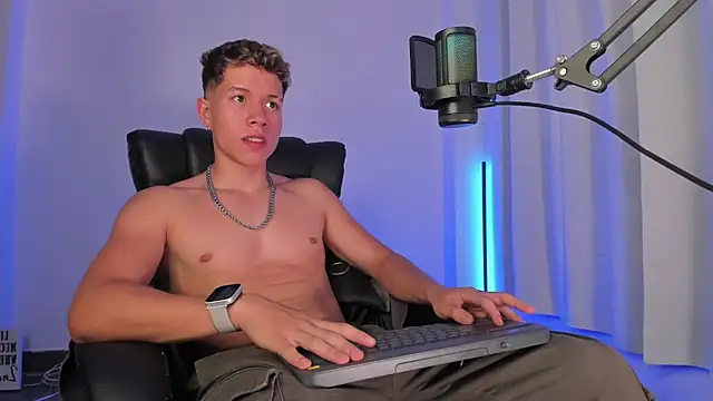 nathan_blake live sex cam