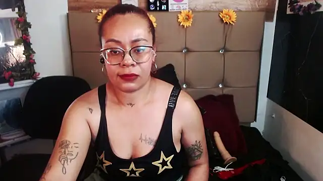 MIA__SPENCER's cam snapshot