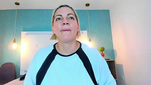 Heidy_milf's cam snapshot