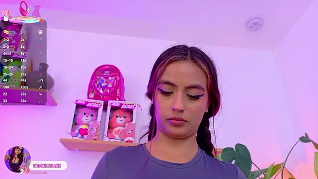 emily_bank's cam snapshot