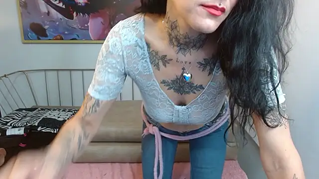 Roxanne_vale's cam snapshot