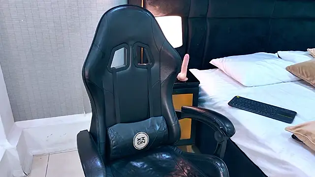 EllaEvanz's cam snapshot