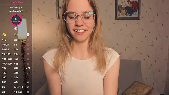 JoanBaggott's cam snapshot