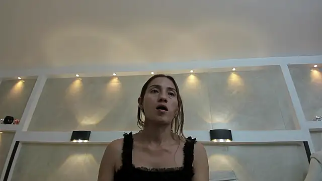 isaa_stone's cam snapshot