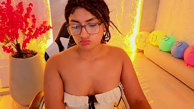 isabella_tp's cam snapshot