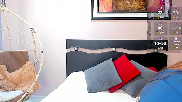 _LaraMom_'s cam snapshot