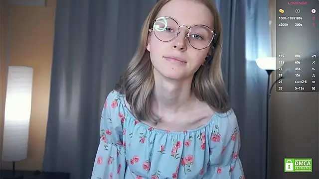 ToyaPletz live sex cam