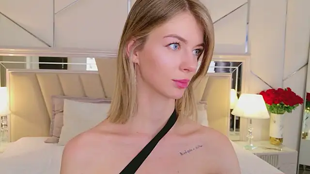 MeganMour's cam snapshot