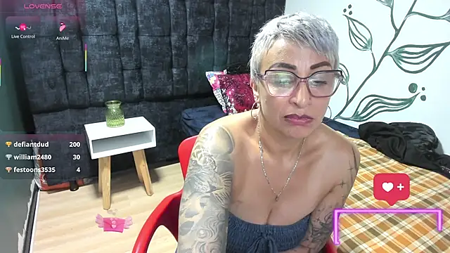 Charlotte__Gray's cam snapshot