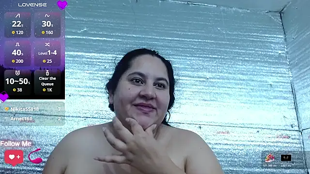 EMILY-NESSA's cam snapshot