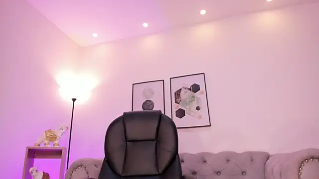 miavegas1's cam snapshot