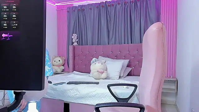 Nayla-Mouna's cam snapshot