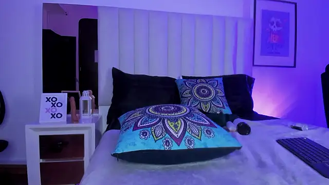 Mara_Wolf01's cam snapshot