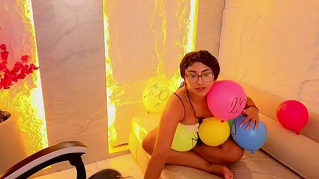 isabella_tp's cam snapshot