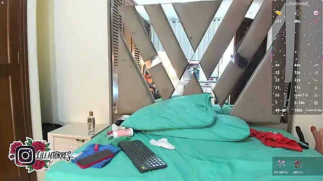 LILITH_TORRES1's cam snapshot