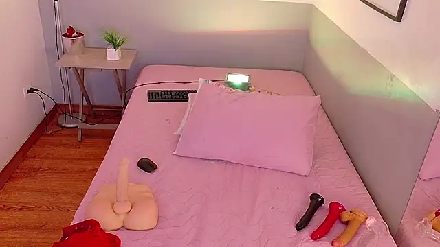 cutepetitee's cam snapshot