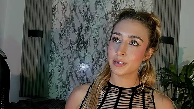 Dulcineaa_22's cam snapshot