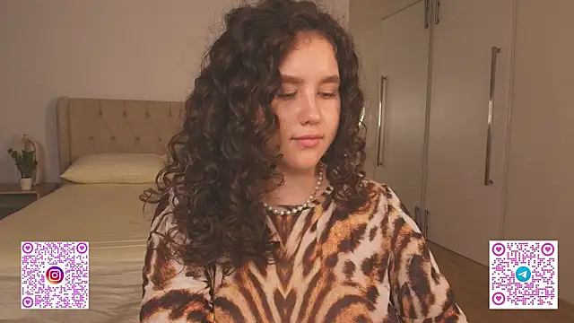 Ariella_Sol's cam snapshot