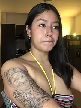 EmmaRossem's cam snapshot