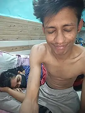 xoupleaura live sex cam