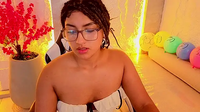 isabella_tp's cam snapshot