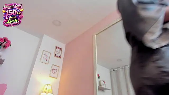 LauraRaider's cam snapshot