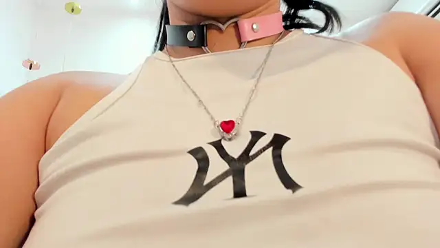 RavenPeachy's cam snapshot