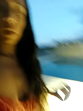 LucyNatural live sex cam