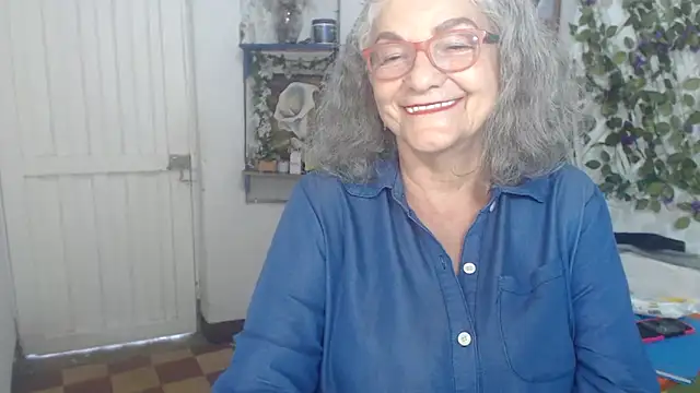 FunnyGrandma's cam snapshot