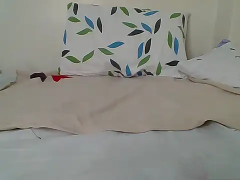 Petite_baby5's cam snapshot