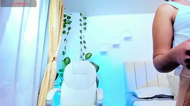 emily7_'s cam snapshot