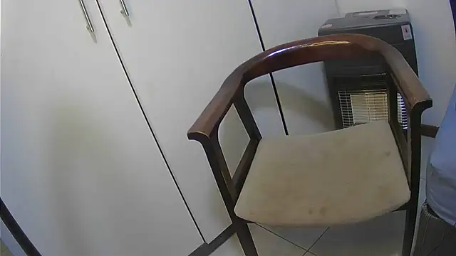 Pretty-C's cam snapshot