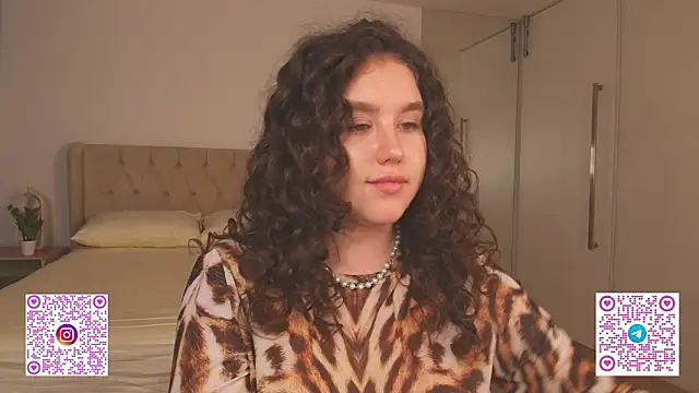 Ariella_Sol's cam snapshot