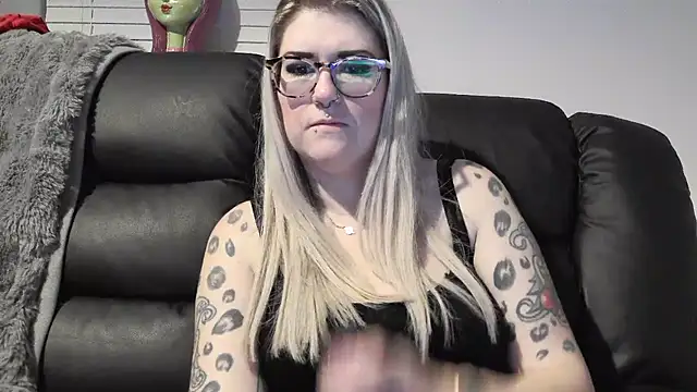 Sizzling_Indie36's cam snapshot