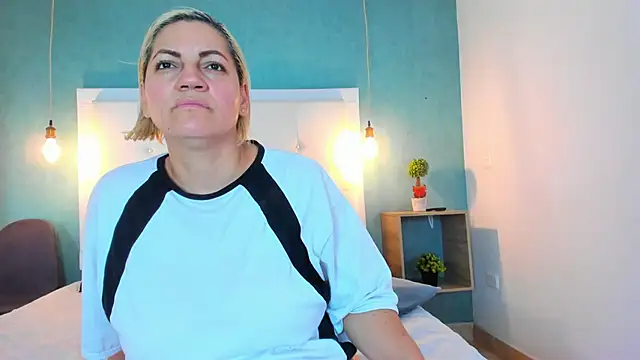 Heidy_milf's cam snapshot