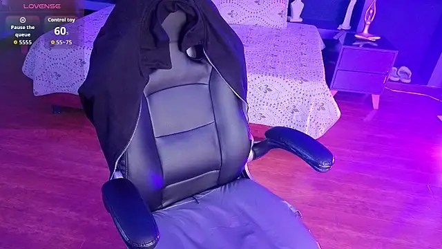 littlee_red's cam snapshot