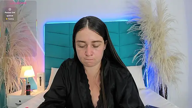 _victoria_collins_'s cam snapshot