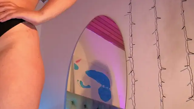 Paola_Lyon_'s cam snapshot