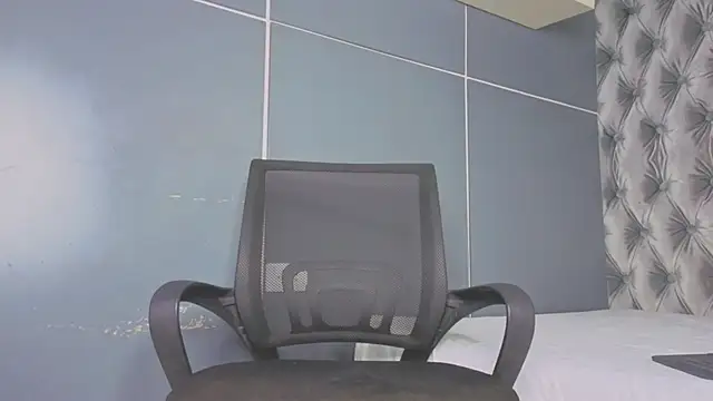 Hilary-banks's cam snapshot