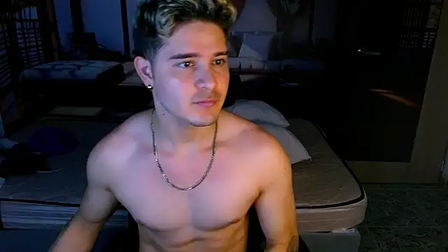 RayanLynxx's cam snapshot