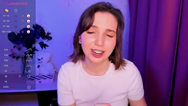 KindHazelHere_'s cam snapshot