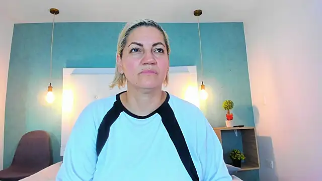 Heidy_milf's cam snapshot