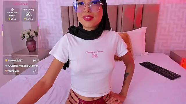 naishaa_'s cam snapshot