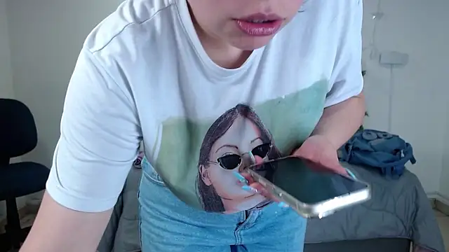 Megan_05_'s cam snapshot