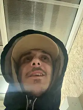 groschibre40100 live sex cam